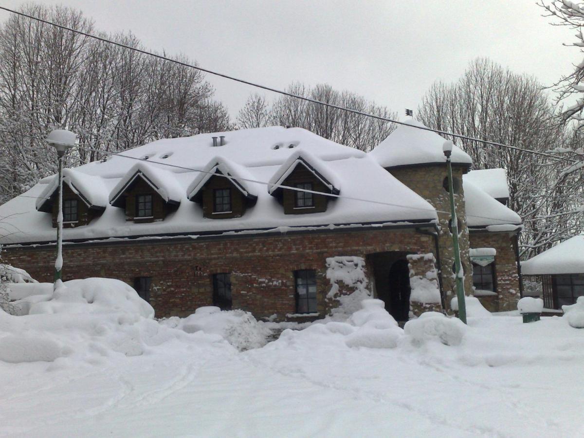Hotel Podzamcze Tarnów Exterior foto